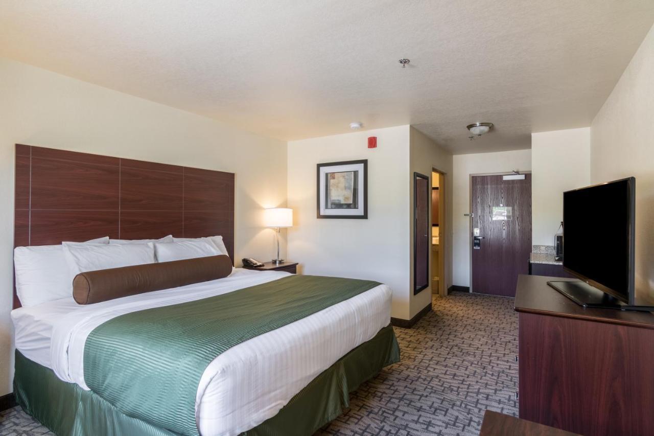 Cobblestone Inn & Suites - Barron Exterior photo