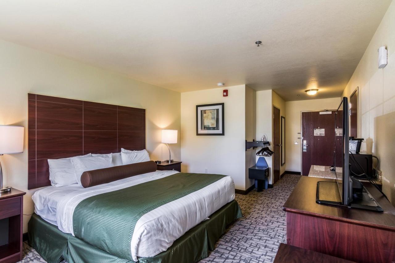 Cobblestone Inn & Suites - Barron Exterior photo