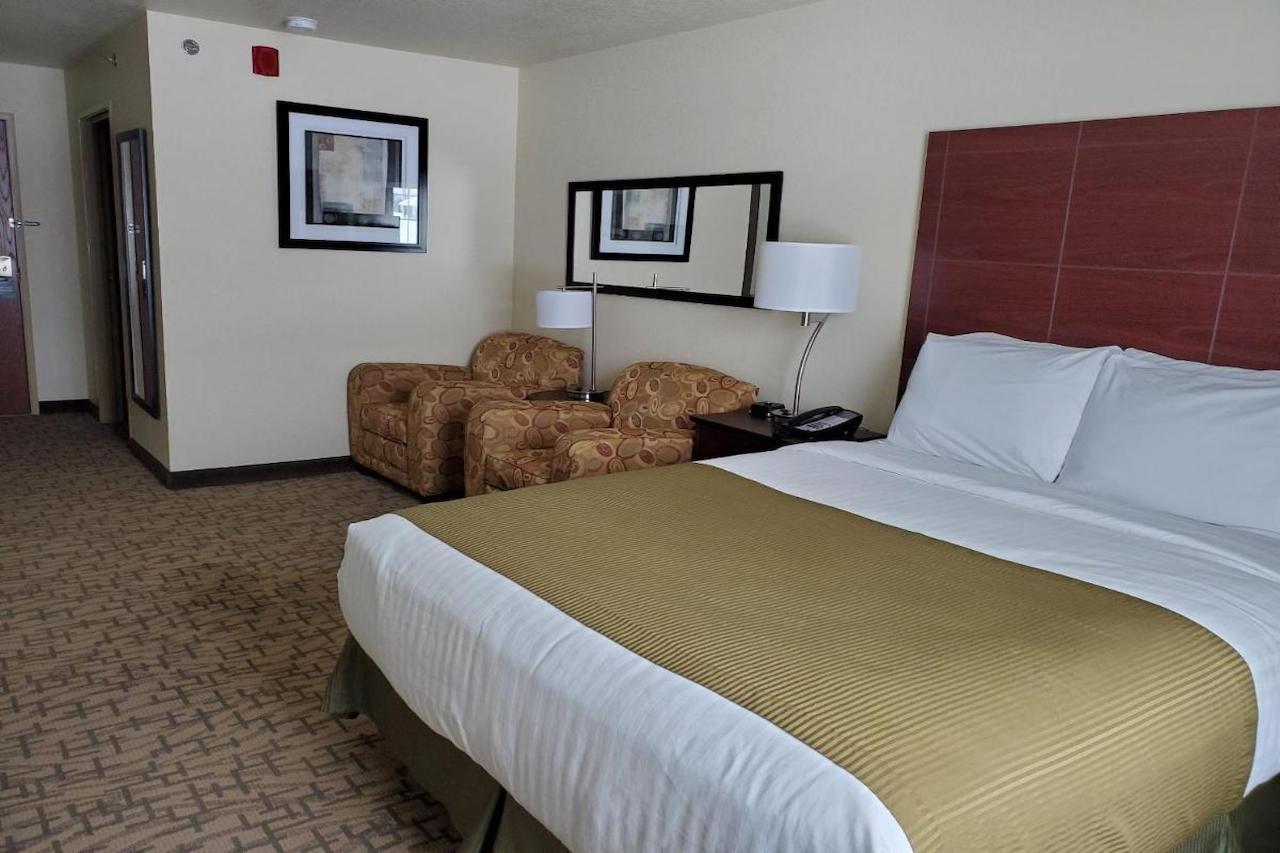 Cobblestone Inn & Suites - Barron Exterior photo
